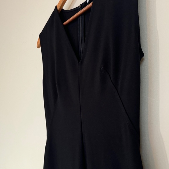 Everlane Sleeveless V-Neck Fittec Dress Black 2 EUC LBD - Picture 4 of 12